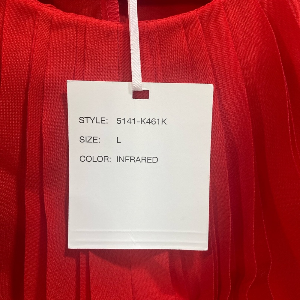 Milano Red Sleeveless Pleated-Front Top - Picture 6 of 9
